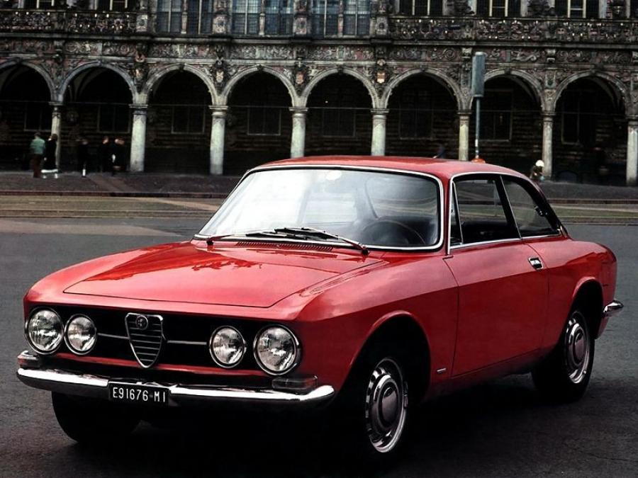  Alfa Romeo 1750 GT Veloce (105) 1967 года  (фото 3 из 7)